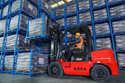 構(gòu)建雙循環(huán)背景下的商貿(mào)物流新格局--廈門(mén)市湖里區(qū)商貿(mào)物流業(yè)一線觀察